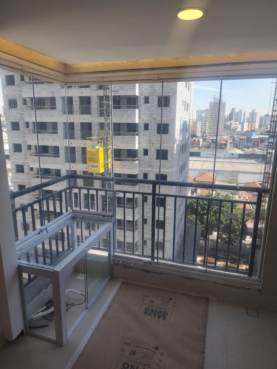 Envidraçamento de sacada de apartamento em São Paulo